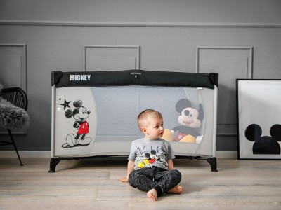 Hauck Disney Dream N Play - Mickey Stars | Travel Cot