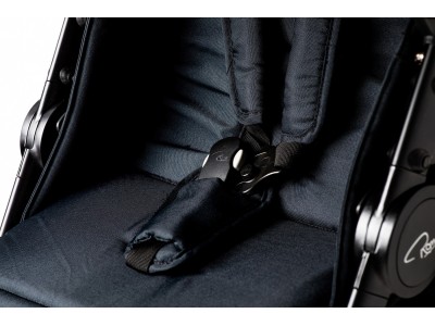 Roma Atlas 3 Wheel Pram - Jet Black | Baby Snooze