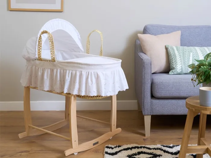 Broderie Anglaise Palm Moses Basket | Clair de Lune