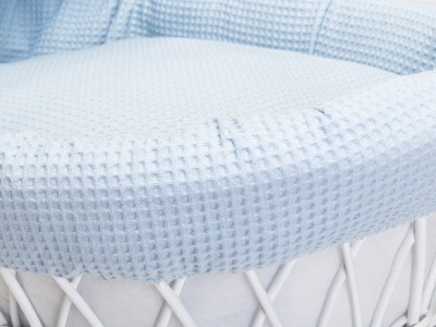 Clair de Lune Waffle White Wicker Moses Basket - Blue