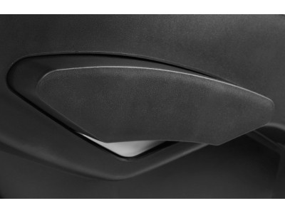 Stratus i-Size Car Seat & Isofix Base - Black | Ickle Bubba